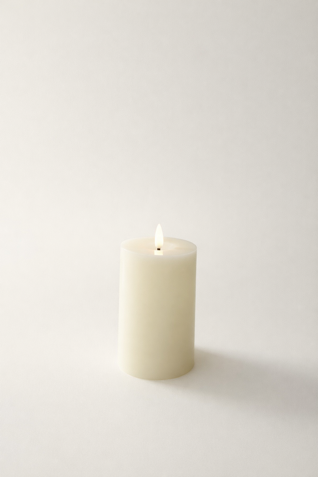 GLO & NEST LED Pillar Candle 10cm – Soft Ivory